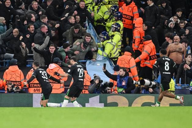 David Hancko (Feyenoord Rotterdam) celebrates after scoring his team s third goal with teammates during the UEFA Champions League 2024 25 League Phase MD5 match between Manchester City and Feyenoord at Etihad Stadium on November 26, 2024 in Manchester, England. Defodi-541_CITROT20241126_067