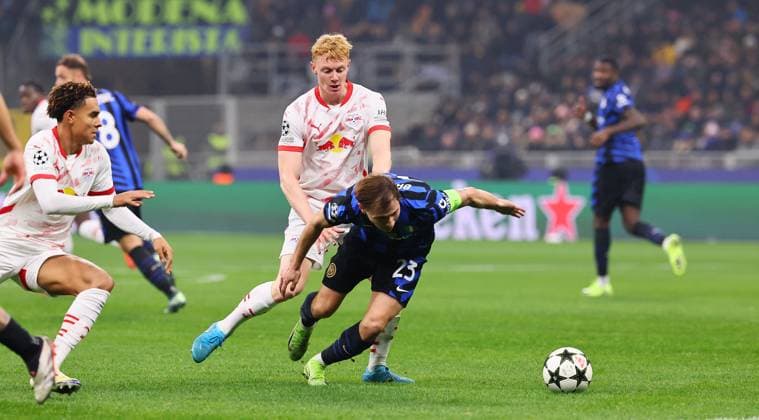 Inter Mailand - RB Leipzig Champions League Leipzig, 26.11.2024, Giuseppe-Meazza-Stadion, Fussball, UEFA Champions League, Spieltag 5 , RB Leipzig vs. FC Inter Mailand , Im Bild v.l.: Antonio Nusa (RB Leipzig), Nicolas Seiwald (13, RB Leipzig), Nikolo Barella (23, Inter Mailand). ,