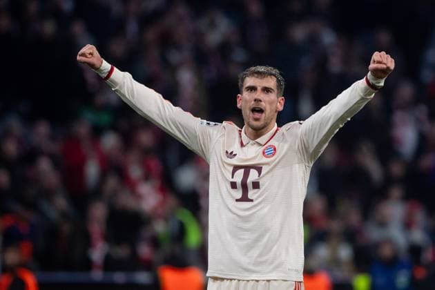 Leon Goretzka (FC Bayern Muenchen, 08) jubelt ueber den Sieg und bedankt sich bei den Fans, GER, FC Bayern Muenchen (FCB) vs Paris Saint Germain (PSG), Fussball, UEFA Champions League, 5. Spieltag, Spielzeit 2024 2025, 26.11.2024 GER, FC Bayern Muenchen (FCB) vs Paris Saint Germain (PSG), Fussball, UEFA Champions League, 5. Spieltag, Spielzeit 2024 2025, 26.11.2024 Muenchen Copyright: xEibner-Pressefoto Memmlerx EP_MMR