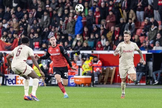 UEFA Champions League: Bayer 04 Leverkusen - FC Salzburg; 26.11.2024 Artem Stepanov (Bayer 04 Leverkusen, 29), Samson Baido (FC Salzburg, 6), Kamil Piatkowski (FC Salzburg, 91) UEFA Champions League: Bayer 04 Leverkusen - FC Salzburg; BayArena, Leverkusen; 26.11.2024 Copyright: xBEAUTIFULxSPORTS Buriakovx