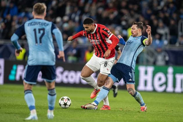 Ruben Loftus-Cheek and Guram Kashia during UEFA Champions league match, SK Slovan Bratislava - AC Milan , 26. november 2024, Tehelne pole Stadium, Bratislava, Slovakia Copyright: xMICHALxFAJT,ZOSPORTU.SKx FAJ_5480