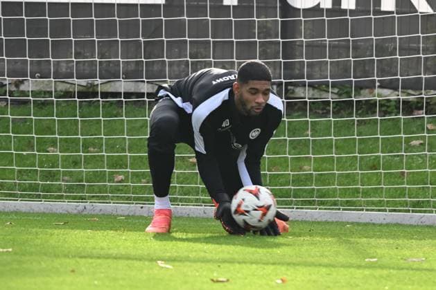 27.11.2024, xsltx, Fussball UEFA Europa League, Eintracht Frankfurt - Training emspor, v.l. Kaua Santos (TW Eintracht Frankfurt) (DFL DFB REGULATIONS PROHIBIT ANY USE OF PHOTOGRAPHS as IMAGE SEQUENCES and or QUASI-VIDEO)