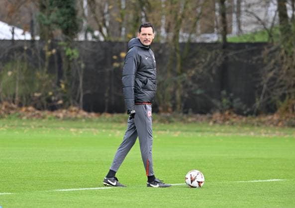 27.11.2024, xsltx, Fussball UEFA Europa League, Eintracht Frankfurt - Training emspor, v.l. Dino Toppmöller (Cheftrainer Eintracht Frankfurt) (DFL DFB REGULATIONS PROHIBIT ANY USE OF PHOTOGRAPHS as IMAGE SEQUENCES and or QUASI-VIDEO)