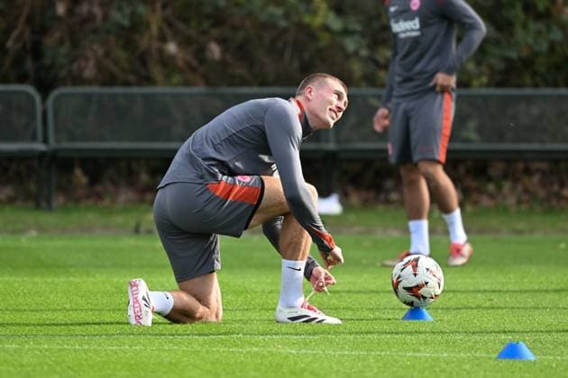 27.11.2024, xsltx, Fussball UEFA Europa League, Eintracht Frankfurt - Training emspor, v.l. Rasmus Kristensen (Eintracht Frankfurt) (DFL DFB REGULATIONS PROHIBIT ANY USE OF PHOTOGRAPHS as IMAGE SEQUENCES and or QUASI-VIDEO)