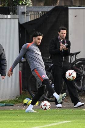 27.11.2024, xsltx, Fussball UEFA Europa League, Eintracht Frankfurt - Training emspor, v.l. Omar Marmoush (Eintracht Frankfurt) (DFL DFB REGULATIONS PROHIBIT ANY USE OF PHOTOGRAPHS as IMAGE SEQUENCES and or QUASI-VIDEO)
