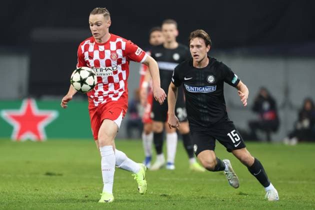 SOCCER - UEFA CL, Sturm vs Girona KLAGENFURT,AUSTRIA,27.NOV.24 - SOCCER - UEFA Champions League, SK Sturm Graz vs Girona FC. Image shows Viktor Tsygankov (Girona) and William Boeving (Sturm).  GEPAxpictures xChrisxBauer