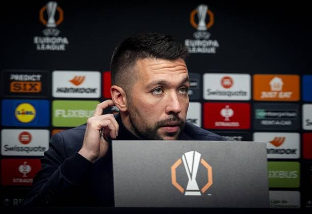 SAN SEBASTIAN - Ajax coach Francesco Farioli during the press conference, PK, Pressekonferenz in the press room of the Reale Arena (Estadio Anoeta) prior to Ajax s Europa League match against Real Sociedad. ANP TOBIAS KLEUVER xVIxANPxSportx xxANPxIVx 514400373 originalFilename: 514400373.jpg