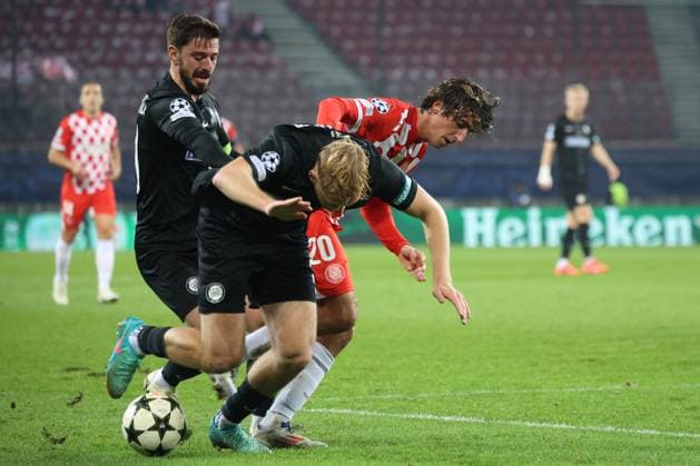 SOCCER - UEFA CL, Sturm vs Girona KLAGENFURT,AUSTRIA,27.NOV.24 - SOCCER - UEFA Champions League, SK Sturm Graz vs Girona FC. Image shows Otar Kiteishvili, Niklas Geyrhofer (Sturm) and Bryan Gil (Girona).  GEPAxpictures xChrisxBauer