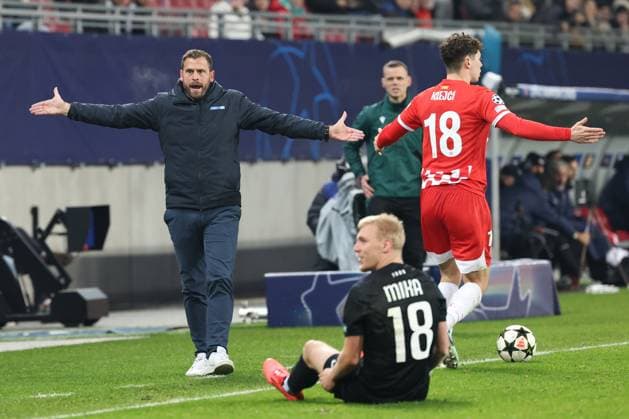 SOCCER - UEFA CL, Sturm vs Girona KLAGENFURT,AUSTRIA,27.NOV.24 - SOCCER - UEFA Champions League, SK Sturm Graz vs Girona FC. Image shows head coach Juergen Saeumel (Sturm).  GEPAxpictures xChrisxBauer