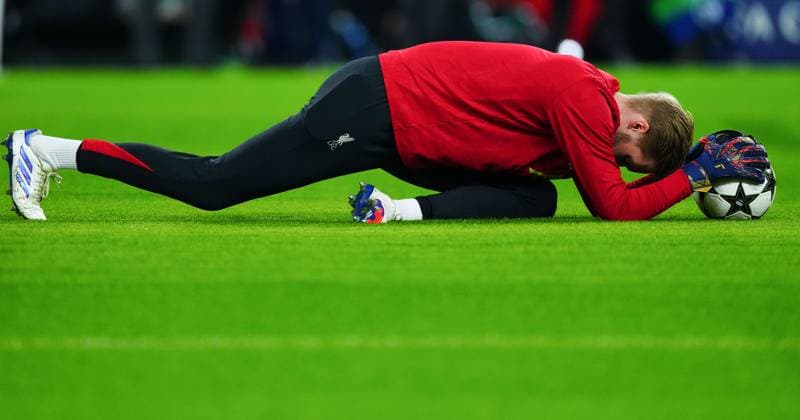 Liverpool goalkeeper Caoimhin Kelleher warms up Liverpool v Real Madrid, UEFA Champions League, Group Stage, Football, Anfield, Liverpool, UK - 27 Nov 2024 EDITORIAL USE ONLY No use with unauthorised audio, video, data, fixture lists, club league logos or live services. Online in-match use limited to 120 images, no video emulation. No use in betting, games or single club league player publications. Copyright: xJavierxGarcia Shutterstockx 14945029r
