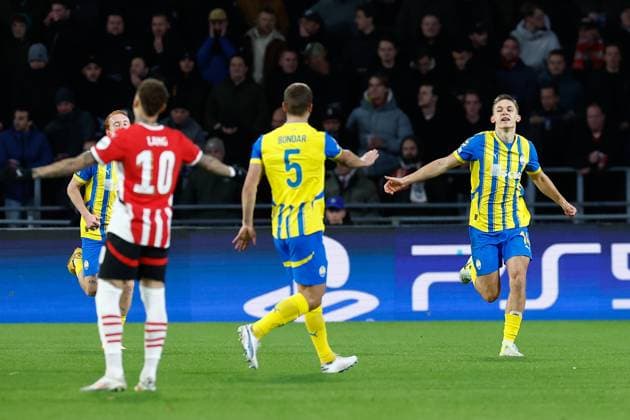 EINDHOVEN, 27-11-2024, Philips Stadium, UEFA Champions League season 2024 25, match between PSV and Sjachtar Donetsk, Sjachtar Donetsk player Danylo Sikan scores the 0-1 PSV - Sjachtar Donetsk  x26839302x Copyright:
