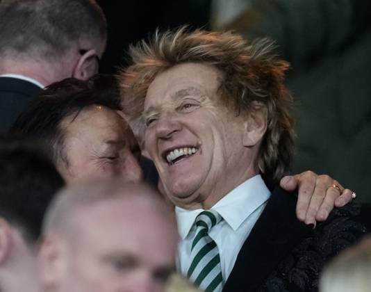 Sport Bilder des Tages Sir Rod Stewart in the directors box. Celtic v Club Brugge, UEFA Champions League, Group Stage, Football, Celtic Park, Glasgow, Scotland, UK - 27 Nov 2024 EDITORIAL USE ONLY No use with unauthorised audio, video, data, fixture lists, club league logos or live services. Online in-match use limited to 120 images, no video emulation. No use in betting, games or single club league player publications. Copyright: xStuartxWallace Shutterstockx 14945035q