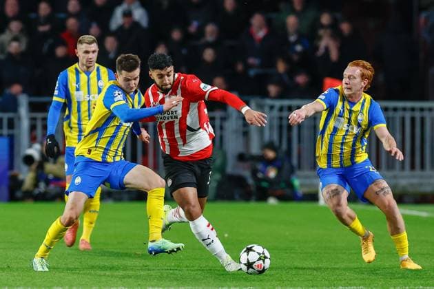 EINDHOVEN, 27-11-2024, Philips Stadium, UEFA Champions League season 2024 25, match between PSV and Sjachtar Donetsk, PSV player Ismael Saibari and Sjachtar Donetsk player Yukhym Konoplia PSV - Sjachtar Donetsk  x26839372x Copyright:
