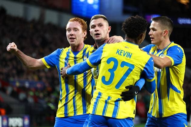 EINDHOVEN, 27-11-2024, Philips Stadium, UEFA Champions League season 2024 25, match between PSV and Sjachtar Donetsk, Sjachtar Donetsk player Oleksandr Zubkov scored the 0-2 PSV - Sjachtar Donetsk  x26839412x Copyright: