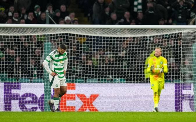 Cameron Carter-Vickers of Celtic looks dejected after scoring an own goal past Celtic goalkeeper Kasper Schmeichel to give Club Brugge a 0-1 lead. Celtic v Club Brugge, UEFA Champions League, Group Stage, Football, Celtic Park, Glasgow, Scotland, UK - 27 Nov 2024 EDITORIAL USE ONLY No use with unauthorised audio, video, data, fixture lists, club league logos or live services. Online in-match use limited to 120 images, no video emulation. No use in betting, games or single club league player publications. Copyright: xStuartxWallace Shutterstockx 14945035bc