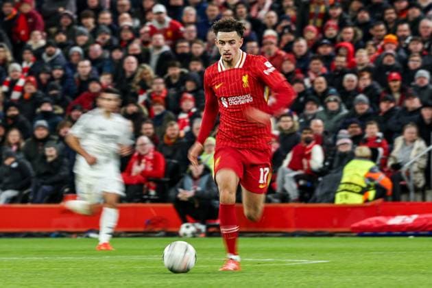 UEFA Champions League, League Phase MD5 Liverpool v Real Madrid Curtis Jones of Liverpool breaks with the ball during the UEFA Champions League, League Phase MD5 Liverpool v Real Madrid at Anfield, Liverpool, United Kingdom, 27th November 2024 (Photo by Mark Cosgrove News Images) Liverpool Anfield Merseyside United Kingdom Copyright: xMarkxCosgrove NewsxImagesx