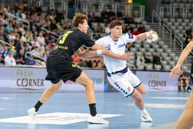 HC Zagreb v HBC Nantes - EHF Champions League Luka Lovre Klarica of HC Zagreb is challenged by Thibaud Briet of HBC Nantes during the EHF Champions League group B round 9 match between HC Zagreb and HBC Nantes at Arena Zagreb on November 27, 2024 in Zagreb, Croatia.  MatijaxHabljak PIXSELL
