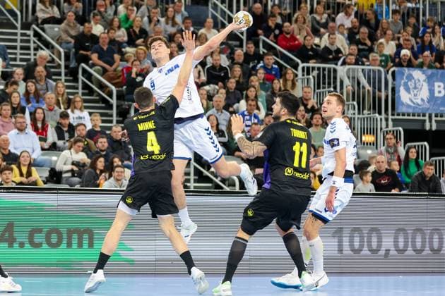 HC Zagreb v HBC Nantes - EHF Champions League Luka Lovre Klarica of HC Zagreb shoots during the EHF Champions League group B round 9 match between HC Zagreb and HBC Nantes at Arena Zagreb on November 27, 2024 in Zagreb, Croatia.  MatijaxHabljak PIXSELL