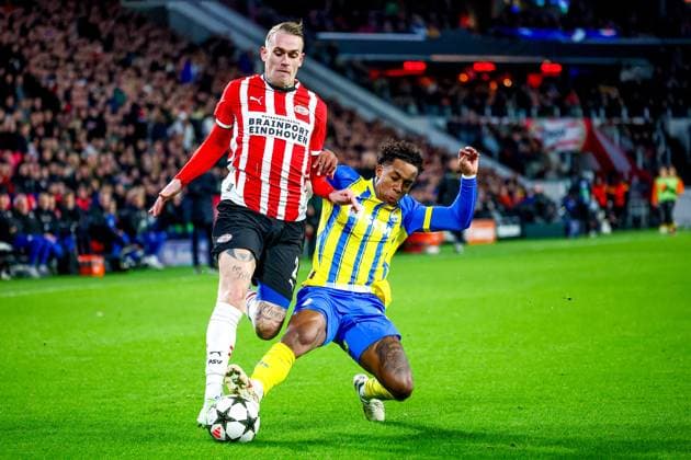 EINDHOVEN, 27-11-2024, Philips Stadium, UEFA Champions League season 2024 25, match between PSV and Sjachtar Donetsk, PSV player Rick Karsdorp and Sjachtar Donetsk player Kevin PSV - Sjachtar Donetsk  x26839862x Copyright: