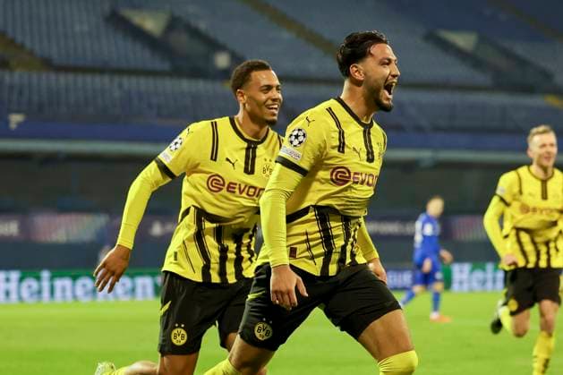 Ramy Bensebaini (Borussia Dortmund) bejubelt seinen Treffer zum 0:2 mit Felix Nmecha (Borussia Dortmund), UEFA Champions League 2024 25 League Phase MD5, GNK Dinamo v Borussia Dortmund, Stadion Maksimir am 27. November 2024 in Zagreb, Kroatien. (Foto von Marco Steinbrenner DeFodi Images) Ramy Bensebaini (Borussia Dortmund) celebrates after scoring his teams second goal with Felix Nmecha (Borussia Dortmund), UEFA Champions League 2024 25 League Phase MD5, GNK Dinamo v Borussia Dortmund, Stadion Maksimir, November 27, 2024 in Zagreb, Croatia. (Photo by Marco Steinbrenner DeFodi Images) Defodi-700_zagreb_bvb_20241127_068
