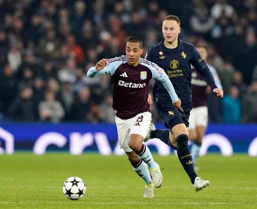 Birmingham, England, 27th November 2024. Aston Villa s Youri Tielemans with Juventus Teun Koopmeiners during the UEFA Champions League match at Villa Park, Birmingham. Picture credit should read: Andrew Yates Sportimage EDITORIAL USE ONLY. No use with unauthorised audio, video, data, fixture lists, club league logos or live services. Online in-match use limited to 120 images, no video emulation. No use in betting, games or single club league player publications. SPI-3485-0025