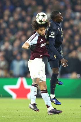 Aston Villa v Juventus FC Champions League 27 11 2024. Boubacar Kamara of Aston Villa and Timothy Weah of Juventus during the Champions League match between Aston Villa and Juventus FC at Villa Park, Birmingham, England on 27 November 2024. Birmingham Villa Park West Midlands England Editorial use only , Copyright: xRyanxBrownex PSI-20893-0078