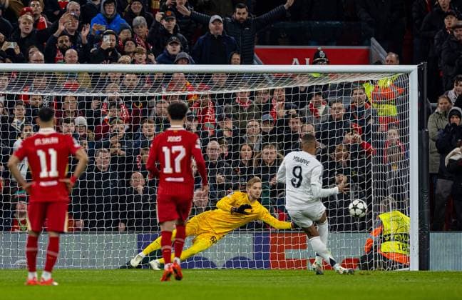 Sport Themen der Woche KW48 Football - UEFA Champions League - League Phase - Liverpool FC v Real Madrid CF LIVERPOOL, ENGLAND - Wednesday, November 27, 2024: Liverpool s goalkeeper Caoimhin Kelleher saves a penalty from Real Madrid s Kylian MbappÃ during the UEFA Champions League game between Liverpool FC and Real Madrid CF at Anfield. (Photo by David Rawcliffe Propaganda) LIVERPOOL Anfield MERSEYSIDE ENGLAND  Copyright: xDavidxRawcliffex P2024-11-27-Liverpool_Madrid-42