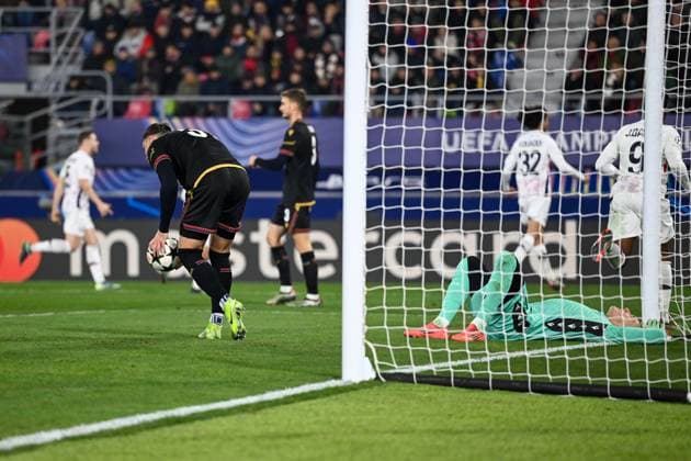 LillaÃ¢ÂÄÂ™s Ngal ayel Mukau celebrates after scoring a goal during Bologna FC vs LOSC Lille, UEFA Champions League football match in Bologna, Italy, November 27 2024  Copyright: xAlessioxMarini IPAxSportx xipa-ax xx IPA_51922546 IPA_Agency_IPA51922546