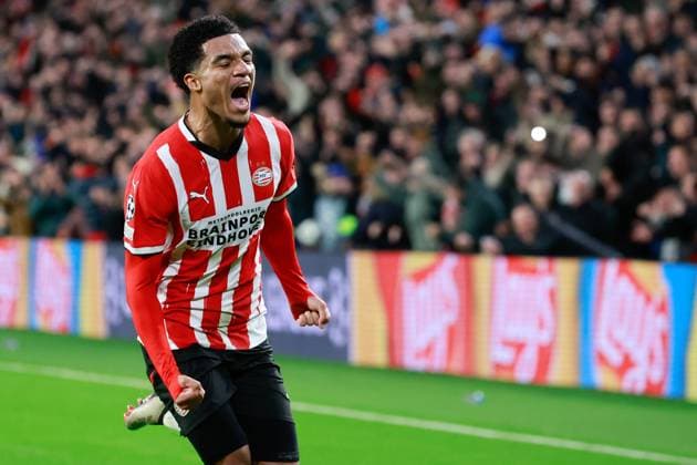EINDHOVEN, 27-11-2024, Philips Stadium, UEFA Champions League season 2024 25, match between PSV and Sjachtar Donetsk, PSV player Malik Tillman scores the 2-2 PSV - Sjachtar Donetsk  x26840040x Copyright: