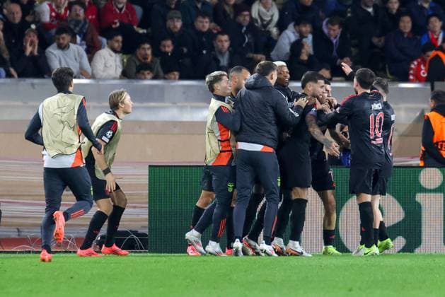Benfica players celebrate winning goal during Monaco vs Benfica, UEFA Champions League football match in Monaco, Principality of Monaco, November 27 2024  Copyright: xNicolaxMastronardi IPAxSportx xix xx IPA_51923272 IPA_Agency_IPA51923272