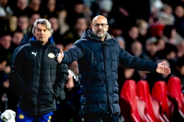 PSV Eindhoven trainer Peter Bosz during the match PSV - Shakhtar at the Philips stadium for the UEFA Champions League - League phase - Matchday 5 season 2024-2025 in EINDHOVEN, Netherlands on 27 november 2024, (photo by Marcel van Dorst EYE4images DeFodi Images) Defodi-746_202092