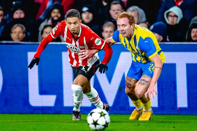 PSV Eindhoven defender Mauro Junior, Shakhtar defender Yukhym Konoplia during the match PSV - Shakhtar at the Philips stadium for the UEFA Champions League - League phase - Matchday 5 season 2024-2025 in EINDHOVEN, Netherlands on 27 november 2024, (photo by Marcel van Dorst EYE4images DeFodi Images) Defodi-746_202077