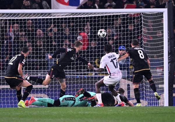 (241128) -- BOLOGNA, Nov. 28, 2024 -- Lille s Ngal Ayel Mukau (3rd R) scores during the league phase match between Bologna and Lille at the UEFA Champions League in Bologna, Italy, Nov. 27, 2024. (Photo by Xinhua) (SP)ITALY-BOLOGNA-FOOTBALL-UEFA CHAMPIONS LEAGUE-BOLOGNA VS LILLE AlbertoxLingria 