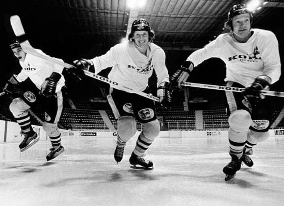 Archivbilder der Woche SPORT KW48 STOCKHOLM 1974-01-11. AIK ishockey 1974. Här är den - AIK:s succÃ kedja. Det handlar förstas om Jan-Olof Kroon, Ulf Lill-Pröjsarn Nilsson och Christer Lundberg. Stockholm Sverige x12x *** STOCKHOLM 1974 01 11 AIK Ice hockey, Eishockey 1974 Here is the AIK success chain It is first about Jan Olof Kroon, Ulf Lill Pröjsarn Nilsson and Christer Lundberg Stockholm Sweden x12x  Copyright: xJanxDüsing Expressen TTx AIK 1974 xx *** STOCKHOLM 1974 01 11 AIK ice hockey 1974 Here is the AIK success chain It is first about Jan Olof Kroon, Ulf Lill Pröjsarn Nilsson and Christer Lundberg Stockholm Sweden x12x STOCKHOLM 1974 01 11 AIK ice hockey 1974 Here is the AIK success chain It is first about Jan Olof Kroon, Ulf Lill Pröjsarn Nilsson and Christer Lundberg Stockholm Sweden x12x  Copyright xJanxDüsing Expressen TTx AIK 1974 xx  Copyright: xIMAGO JanxDüsing Expressen TTx imago images 0780098049