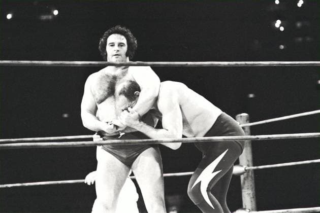 Archivbilder der Woche SPORT KW47 Wrestlers Mark Lewin (left) and Killer Kowalski in the World Championship, WM, Weltmeisterschaft wrestling exhibition series at the Hong Kong F Wrestlers Mark Lewin left and Killer Kowalski in the World Championship wrestling exhibition series at the Hong Kong Football Club Stadium. EDITORIAL USE ONLY  Copyright: xx MER2016052209572325 ChanxKiux scmpphotos385279 EDITORIAL USE ONLY  Copyright: xIMAGO Newscomx xSCMPx imago images 0780667737 IMAGO ChanxKiux 0780667737st