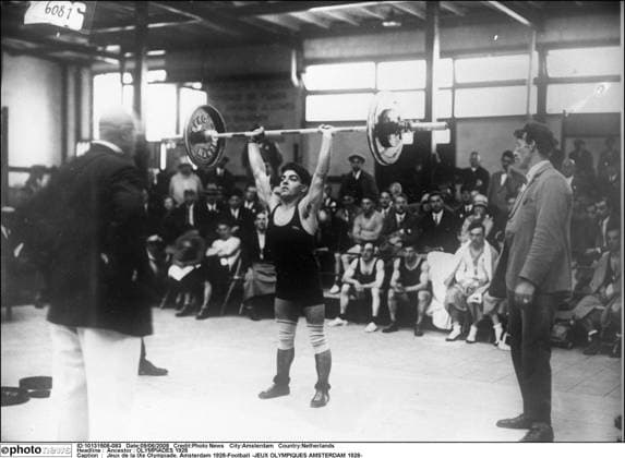 Archivbilder der Woche SPORT KW48 Ancestor : OLYMPIADES 1928 Jeux de la IXe Olympiade. Amsterdam 1928-Football -JEUX OLYMPIQUES AMSTERDAM 1928- Amsterdam Ancestor : OLYMPIADES 1928 Jeux de la IXe Olympiade. Amsterdam 1928-Football -JEUX OLYMPIQUES AMSTERDAM 1928- Amsterdam Netherlands  Copyright: xx  Copyright: xIMAGOx