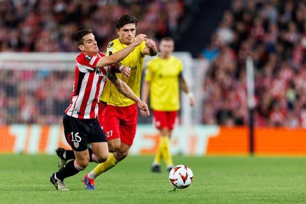 241128 Mikel Jauregizar of Atletic Bilbao and Besfort Zeneliof Elfsborg during the Europa League match between Athletic Bilbao and Elfsborg on November 28, 2024 in Bilbao. Photo: Bildbyran EXT BILDBYRAN kod XY XZ0198 fotboll football soccer fotball uefa europa league europa league athletic bilbao elfsborg bbeng Copyright: BILDBYRANxEXT BB241128BB761