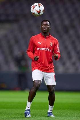 SC Braga V TSG 1899 Hoffenheim - UEFA Europa League 2024 25 League Phase MD5 Roger Fernandes of SC Braga warms up before the UEFA Europa League match between SC Braga and TSG 1899 Hoffenheim at Estadio Municipal de Braga in Braga, Portugal, on November 28, 2024. Braga, Portugal Portugal  Copyright: xJosexManuelxAlvarezxReyx originalFilename:alvarezrey-notitle241128_npvoO.jpg
