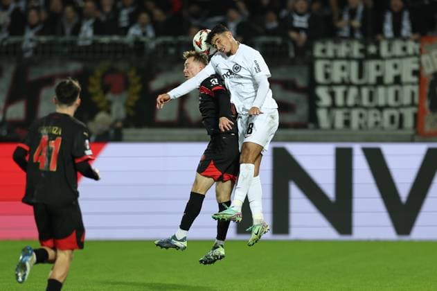 28.11.2024, Fussball UEFA Europa League, FC Midtjylland - Eintracht Frankfurt, emonline, emspor, v.l., Joel Andersson (FC Midtjylland), Fares Chaibi (Eintracht Frankfurt) DFL DFB REGULATIONS PROHIBIT ANY USE OF PHOTOGRAPHS AS IMAGE SEQUENCES AND OR QUASI-VIDEO. xdcx Copyright: HMBxMedia Claus