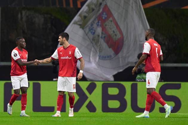 SC Braga v TSG 1899 Hoffenheim - UEFA Europa League 2024 25 League Phase MD5 Armindo Tue Na Bangna Bruma of SC Braga celebrates with Joao Ferreira after scoring his team s first goal during the UEFA Europa League match between SC Braga and TSG 1899 Hoffenheim at Estadio Municipal de Braga in Braga, Portugal, on November 28, 2024. Braga, Portugal Portugal  Copyright: xJosexManuelxAlvarezxReyx originalFilename:alvarezrey-notitle241128_npk0l.jpg