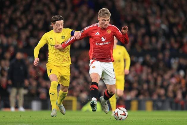 Football - UEFA EUROPA League - Manchester United, ManU v FK Bodo Glimt 27th November 2024 - UEFA EUROPA League - Manchester United v FK Bodo Glimt - Patrick Berg of Bodo Glimt and Rasmus Hojlund of Manchester United - Photo: Simon Stacpoole Offside. Manchester UK Copyright: xSimonxStacpoolexOffside