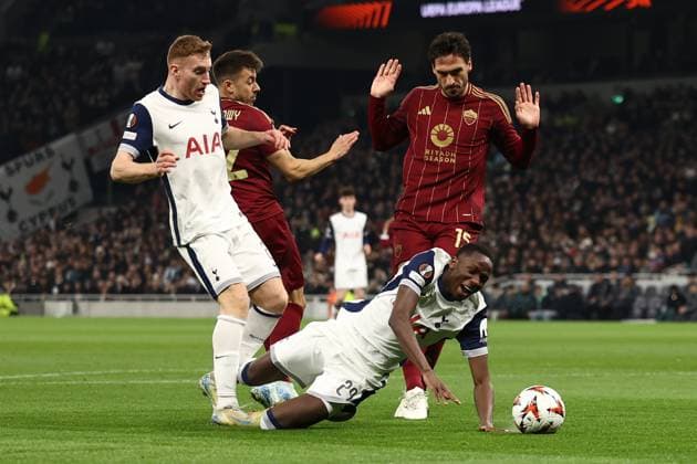 Tottenham Hotspur v Roma Europa League 28 11 2024. Pape Matar Sarr of Tottenham Hotspur is fouled for a penalty during the Europa League match between Tottenham Hotspur and Roma at Tottenham Hotspur Stadium, London, United Kingdom on 28 November 2024. London Tottenham Hotspur Stadium London United Kingdom Editorial use only , Copyright: xPaulxPhelanx PSI-20886-0019