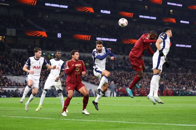 Tottenham Hotspur v Roma 28 November 2024, London - UEFA Europa League - Tottenham Hotspur v Roma - Evan Ndicka of Roma scores their first goal - Photo: Jacques Feeney Offside. London UK Copyright: xJacquesxFeeneyx xOffsidexOffside