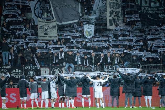 Frankfurt s players celebrate the victory with their traveling fans after the UEFA Europa League match between FC Midtjylland and Eintracht Frankfurt at MCH Arena in Herning on Thursday, November 28, 2024. (Photo: Bo Amstrup Ritzau Scanpix) , Herning Denmark Mors Copyright: BoxAmrstrupx xRitzauxScanpix BoxAmstrupx spdk20241128-231030-L
