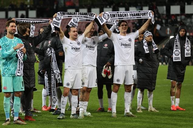 28.11.2024, Fussball UEFA Europa League, FC Midtjylland - Eintracht Frankfurt, emonline, emspor, v.l., Arthur Theate (Eintracht Frankfurt), Igor Matanovic (Eintracht Frankfurt) feiern mit den Fans DFL DFB REGULATIONS PROHIBIT ANY USE OF PHOTOGRAPHS AS IMAGE SEQUENCES AND OR QUASI-VIDEO. xdcx Copyright: HMBxMedia Claus