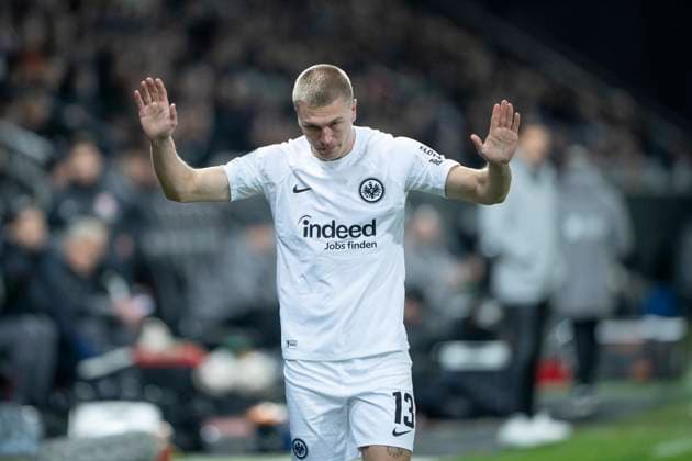 Frankfurt s Rasmus Kristensen is substituted in to applause also from FC Midtjylland s fans during the UEFA Europa League match between FC Midtjylland and Eintracht Frankfurt at MCH Arena in Herning on Thursday, November 28, 2024. (Photo: Bo Amstrup Ritzau Scanpix) , Herning Denmark Mors Copyright: BoxAmrstrupx xRitzauxScanpix BoxAmstrupx spdk20241128-233050-L