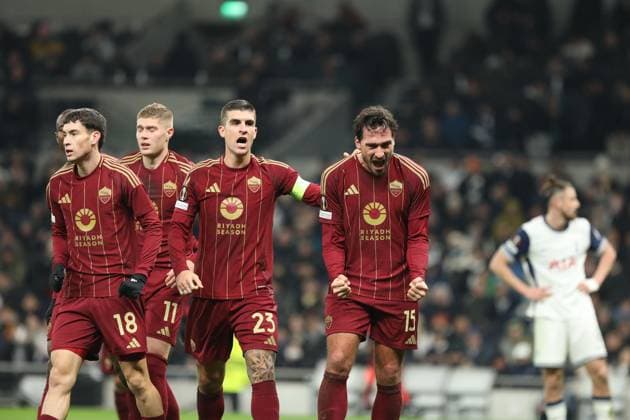 Tottenham Hotspur v AS Roma, London, UK - 28 Nov 2024 Mats Hummels of AS Roma celebrates scoring their late equaliser during the UEFA Europa League match between Tottenham Hotspur and AS Roma at The Tottenham Hotspur Stadium, Tottenham, London on the 28 November 2024. Tottenham The Tottenham Hotspur Stadium London England Copyright: xJoshxSmith PPAUKx PPA-151454