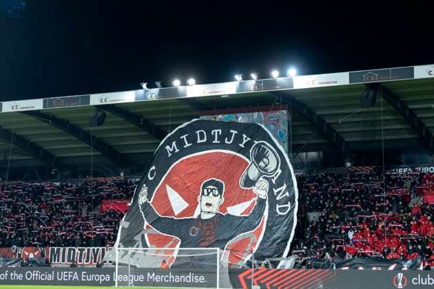 FC Midtjylland s fans warm up for the UEFA Europa League match between FC Midtjylland and Eintracht Frankfurt at MCH Arena in Herning on Thursday, November 28, 2024. (Photo: Bo Amstrup Ritzau Scanpix) , Herning Denmark Mors Copyright: BoxAmrstrupx xRitzauxScanpix BoxAmstrupx spdk20241129-000352-L
