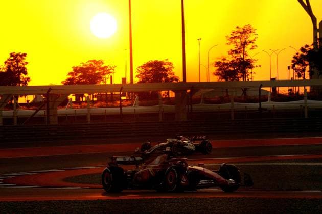 29.11.2024, Losail International Circuit, Doha, Formula 1 Qatar Airways Qatar Grand Prix 2024 ,im Bild Charles Leclerc (MCO), Scuderia Ferrari HP, Kevin Magnussen (DNK), MoneyGram Haas F1 Team (Photo by Hasan Bratic DeFodi Images) Defodi-506_20241129_hbr_2052
