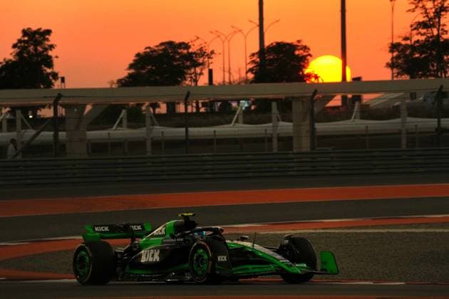 29.11.2024, Losail International Circuit, Doha, Formula 1 Qatar Airways Qatar Grand Prix 2024 ,im Bild Zhou Guanyu (CHN), Stake F1 Team Kick Sauber (Photo by Hasan Bratic DeFodi Images) Defodi-506_20241129_hbr_2899